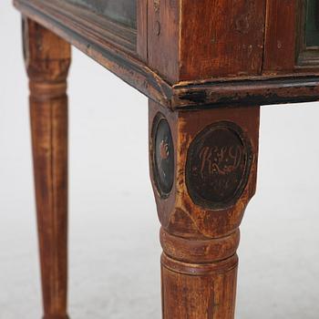 A table, 19th century.