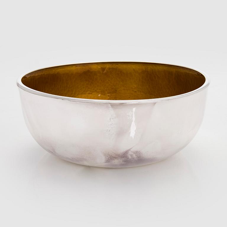 A. Tillander, malja, sterlinghopeaa ja emalia. Turku 2005.