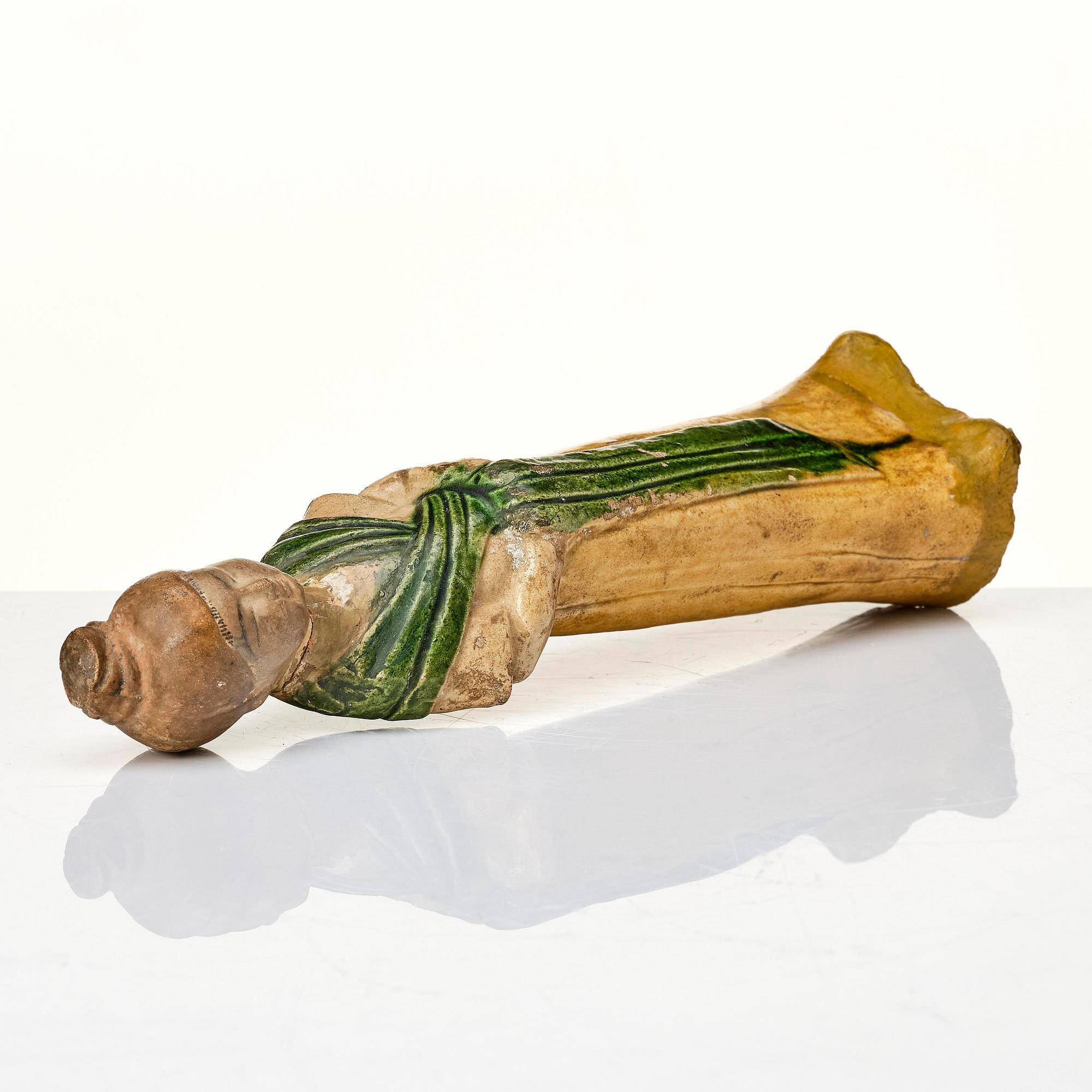 Figuriner, lergods. Sui/Tangdynastin.