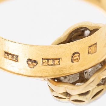 Ring guld och platina med gammalslipade och rosenslipade diamanter.