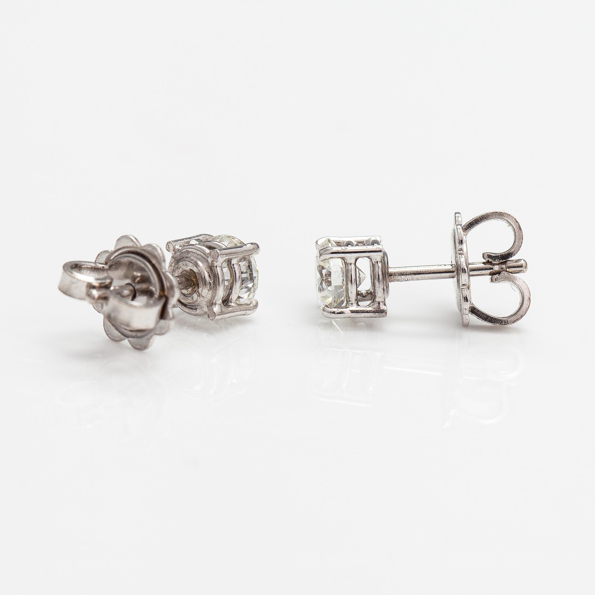 Örhängen, 18K vitguld, diamanter ca 1.04 ct tot. Med HDR Antwerp certifikat.