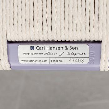 HANS J WEGNER, karmstolar, ett par, "Y-stolen", Carl Hansen & Søn, 2000-tal.
