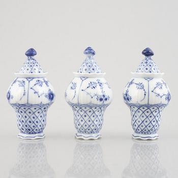 Bordsuppsats, porslin, Royal Copenhagen, "Musselmalet", modell 62, 1893-1923.