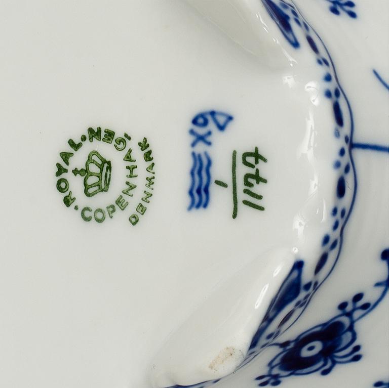 Royal Copenhagen, a 'Musselmalet' part service, Denmark (14 pieces).