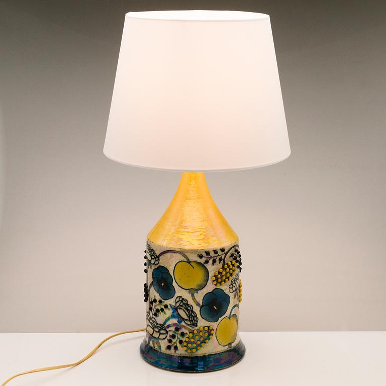 BIRGER KAIPIAINEN, a stoneware table lamp, signed Kaipiainen.