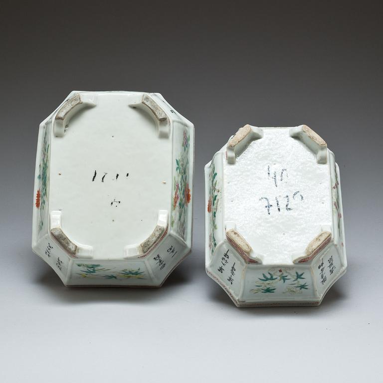 YTTERFODER, 2 st, porslin, Kina 1900-tal.