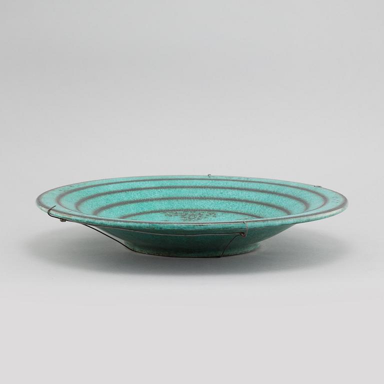 Wilhelm Kåge, an "Argenta" stoneware dish, Gustavsberg 1939.