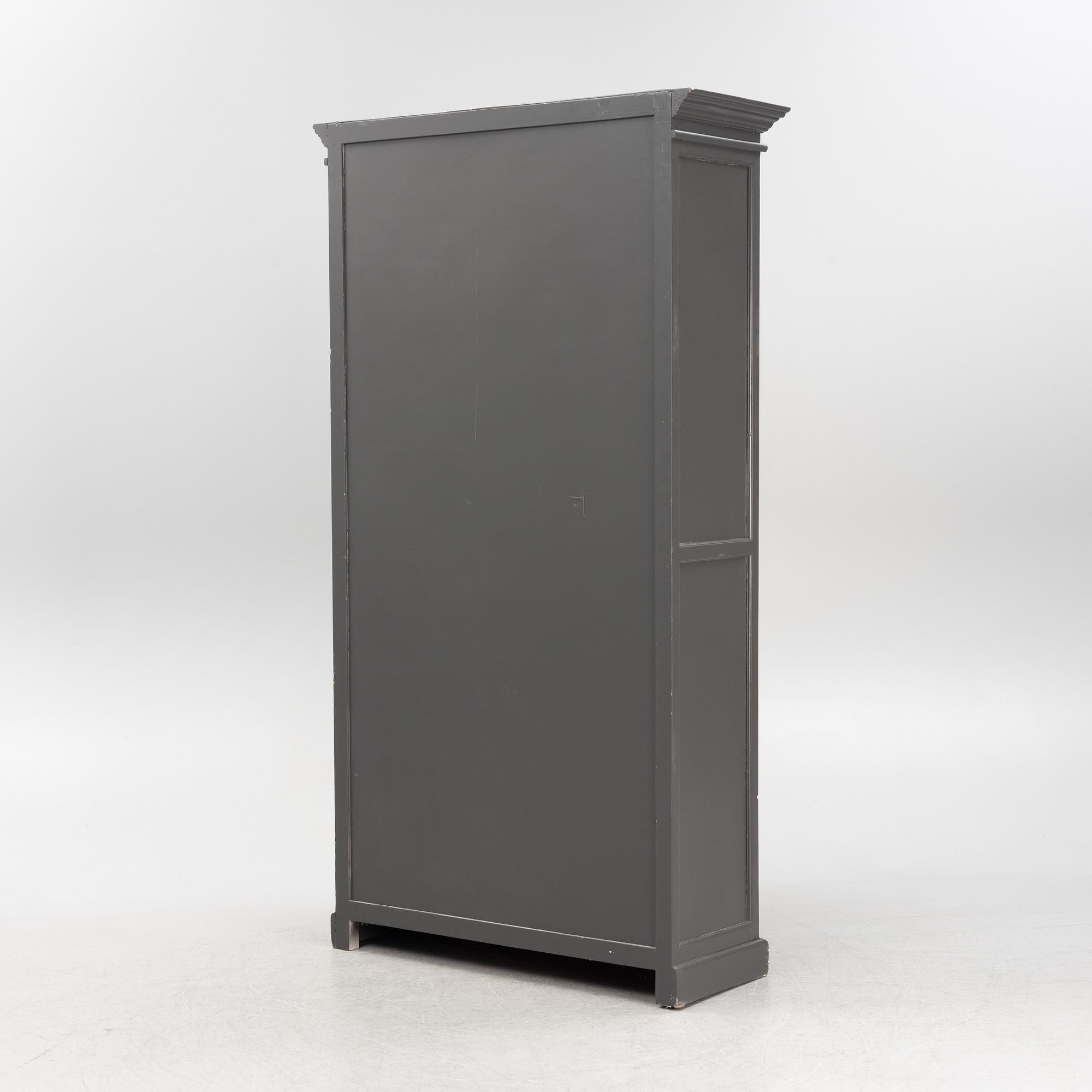 Vitrinskåp, 1900-talets senare del.