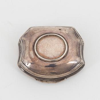 An 18th century silver rococo snuff box, unidentified makers mark. Possibly Denmark.