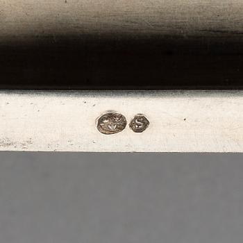 CIGARETTETUI I SILVER, svenska importstämplar. Vikt 236 g.