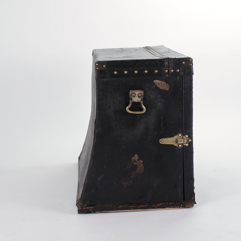 LOUIS VUITTON, trunk for car, early 20th century.