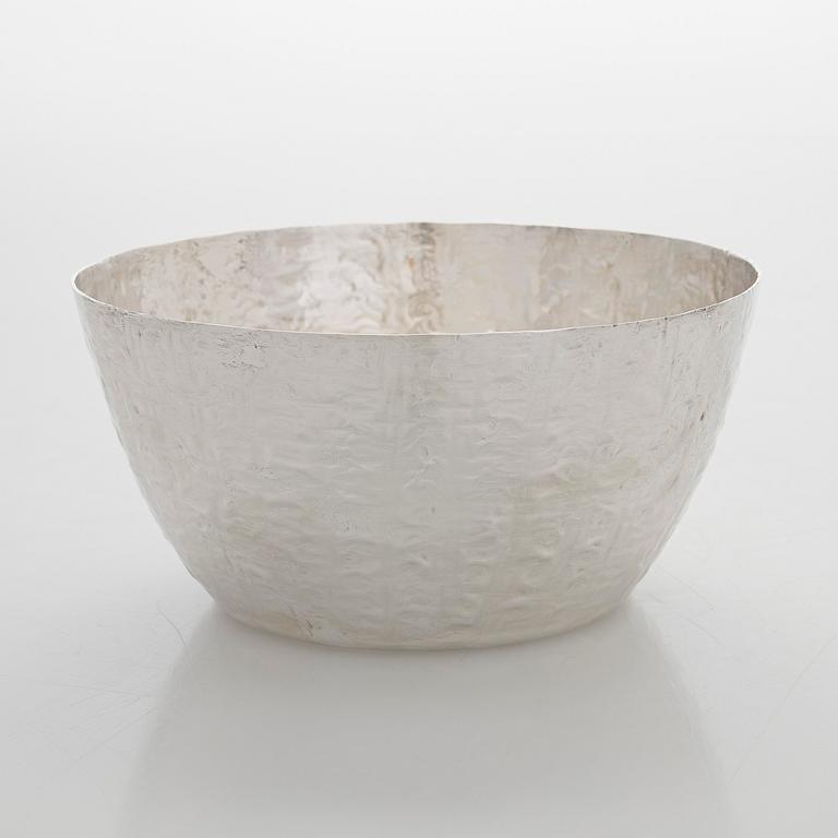 Tapio Wirkkala, A silver bowl, Kultakeskus Hämeenlinna  2001.
