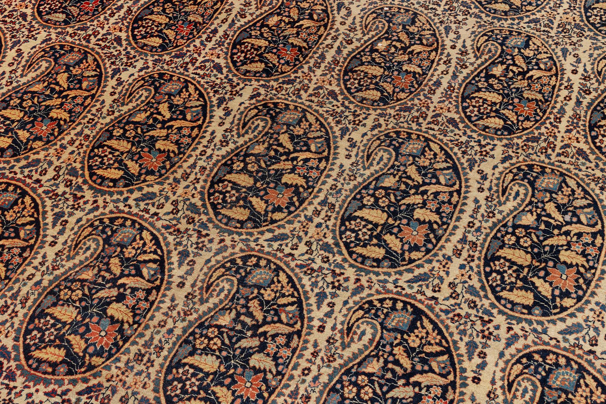 Matta, antik Täbris, nordvästra Persien, ca 648 x 435 cm.