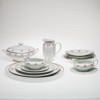 SERVIS, 33 delar, porslin, "Röd ros" Arabia. I produktion 1949-1964.