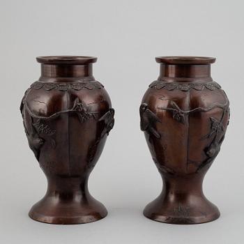 Four Japanes bronze vases, early 20th century.