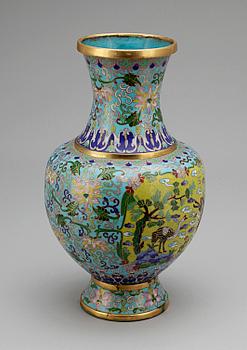 VAS, cloisonné, Kina, 1900-talets första hälft.