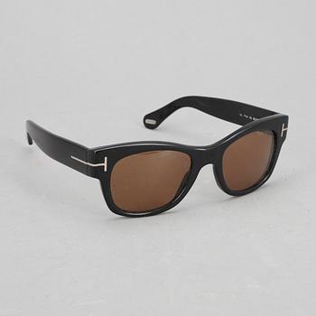 SOLGLASÖGON, ett par, Tom Ford.