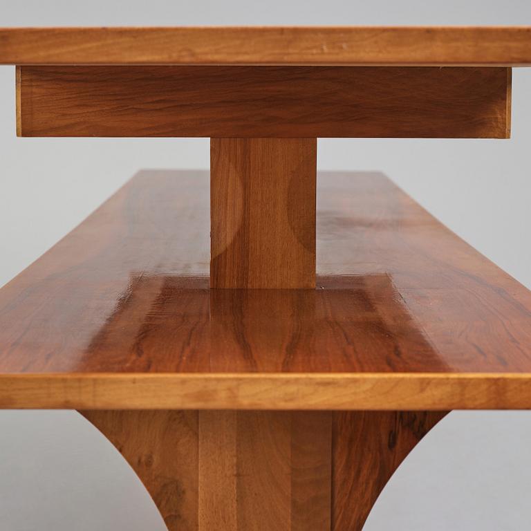 Josef Frank, biblioteksbord / sideboard, Firma Svenskt Tenn, modell 2226.