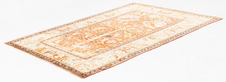 Matta, antik silke Täbris, ca 239 × 168 cm.