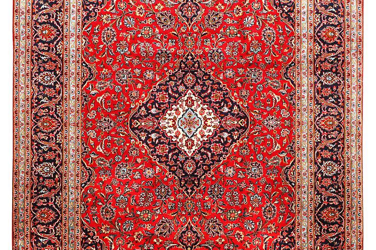 A carpet, Kashan, ca. 383 x 247 cm.