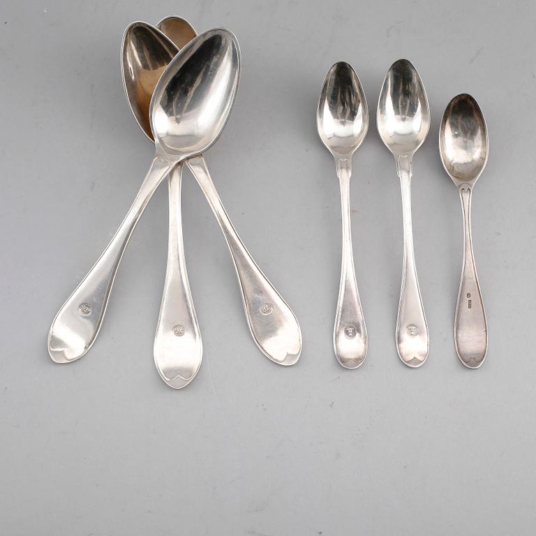 SKEDAR, 14 st snarlika, silver, svenska stämplar 1800-/1900-tal. Vikt ca 450 g.