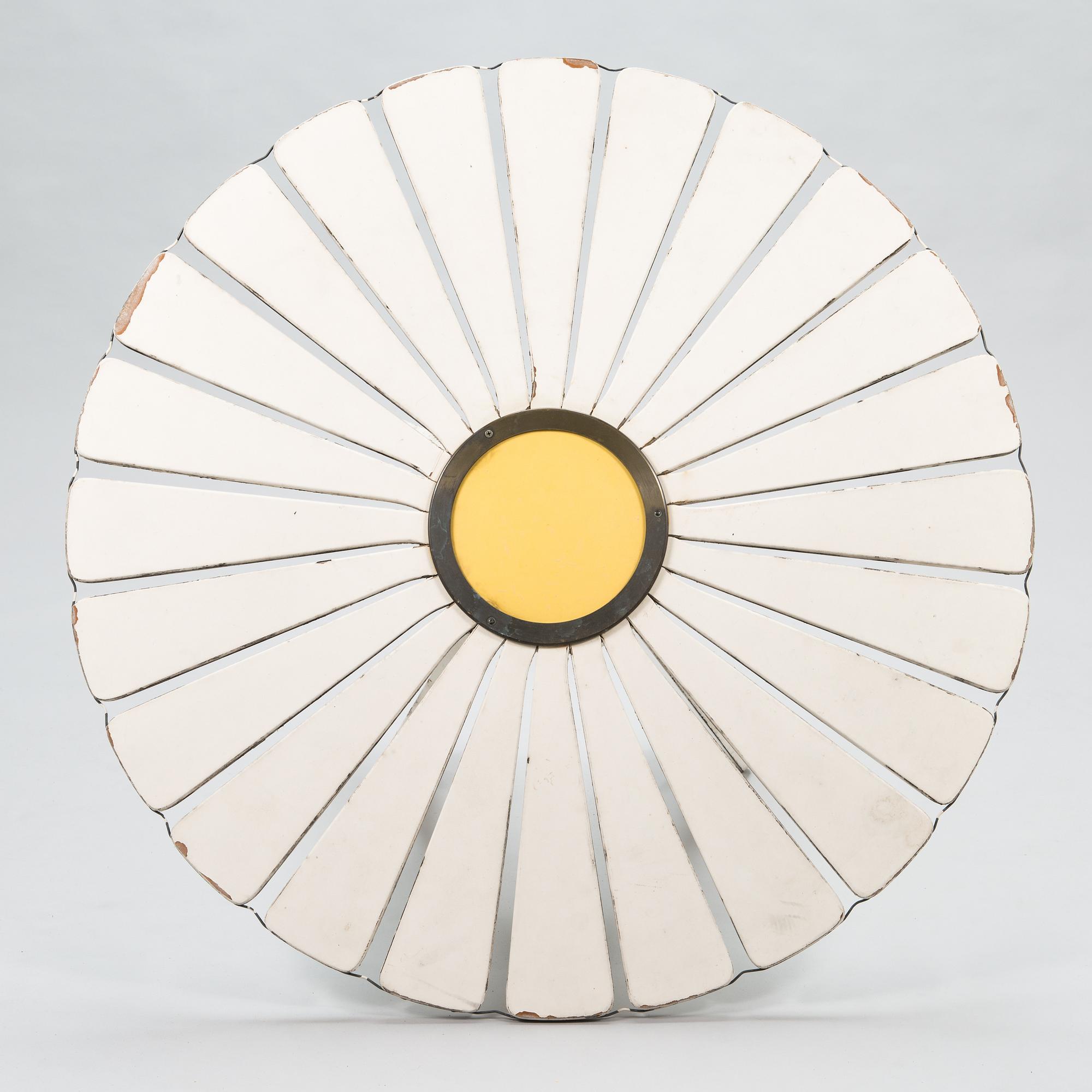 Alvar Aalto, A five-piece 1960'/1970's 'Aurinko' (Sun-series), garden furniture set for Artek.