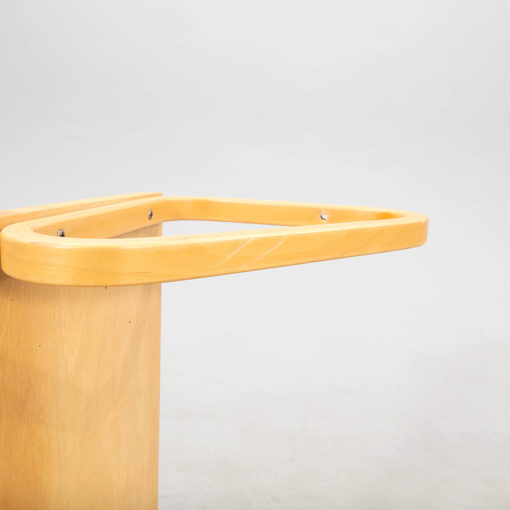 Alvar Aalto, vägghyllor 2 st Artek Helsingfors 1970-tal.