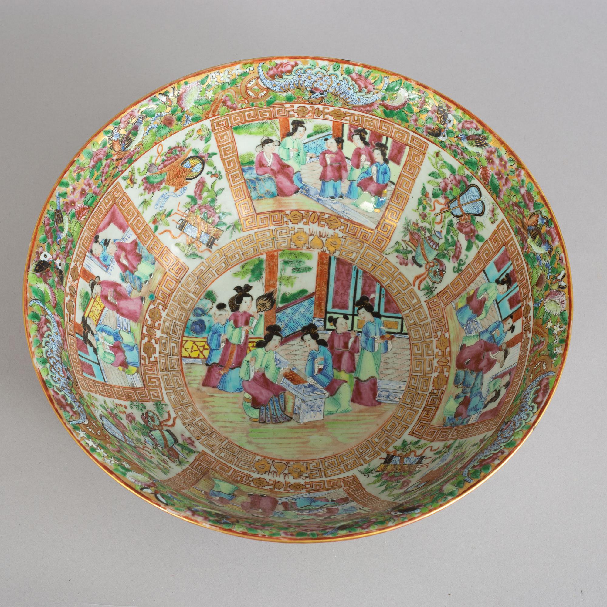 A famille rose Canton punch bowl, Qing dynasty, 19th Century.