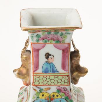 A famille rose Canton vase, Qing dynasty, 19th century.
