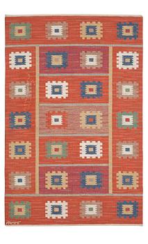 872. RUG. "Röd Grön Äng". Flat weave. 186,5 x 121,5 cm. Signed AB MMF.