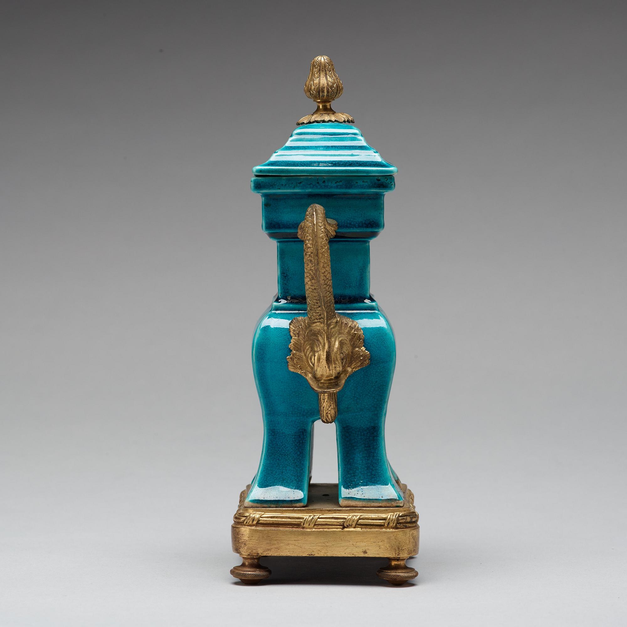 VAS med LOCK, porslin. Qingdynastin, Kangxi (1662-1722).