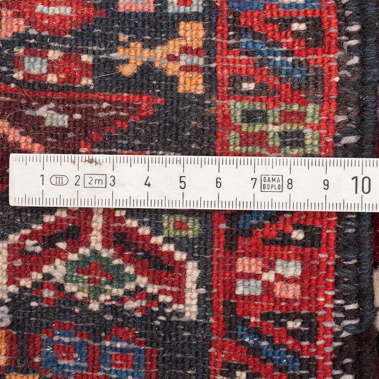 GALLERIMATTA, Old Karadja, ca 382 x 142 cm.