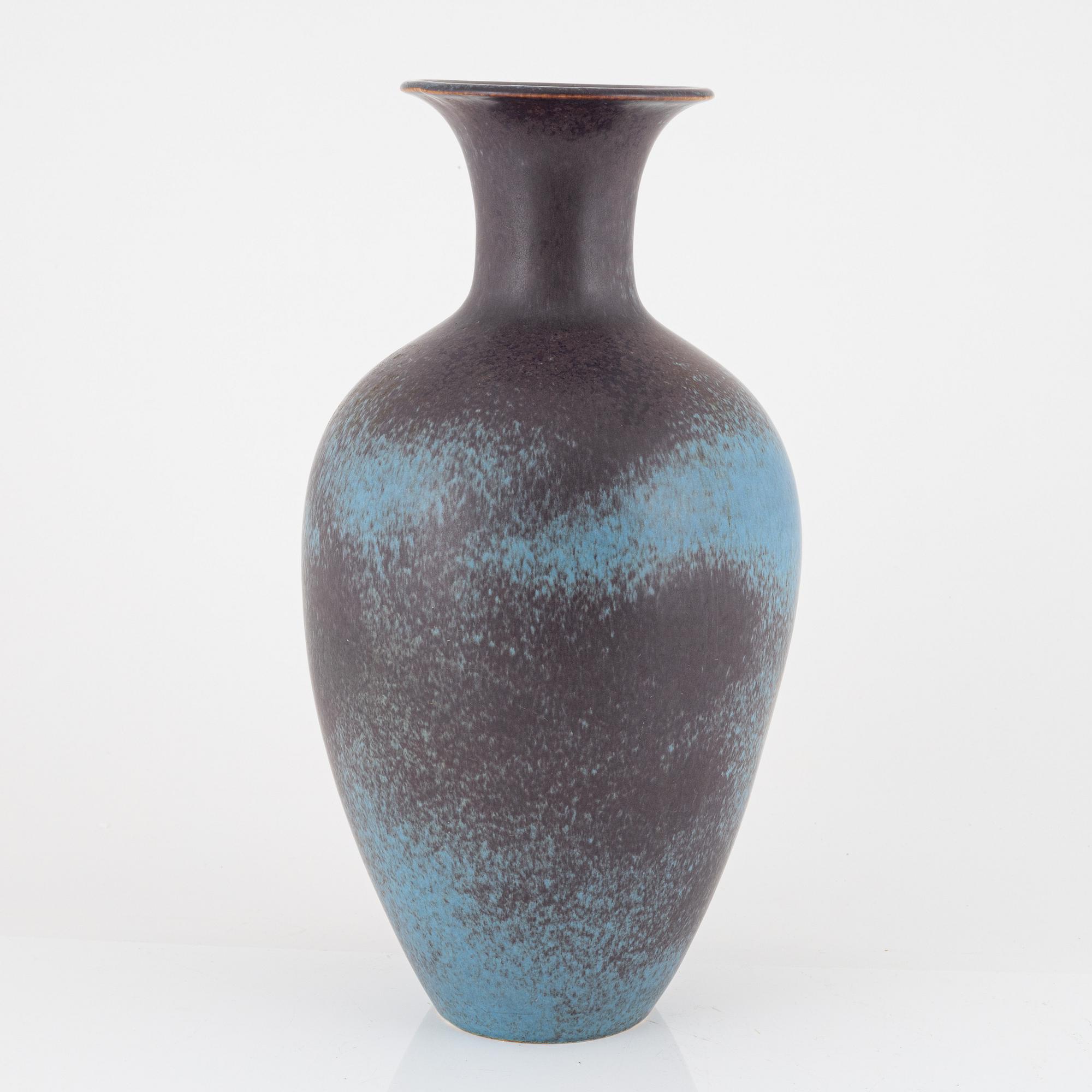 Gunnar Nylund, a model 'AKT' stoneware vase, Rörstrand, 1950's-60's.