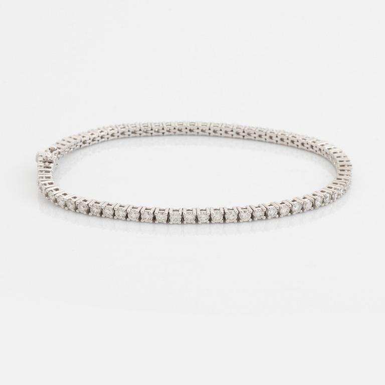 Brilliant cut diamond tennis bracelet, with HRD report.