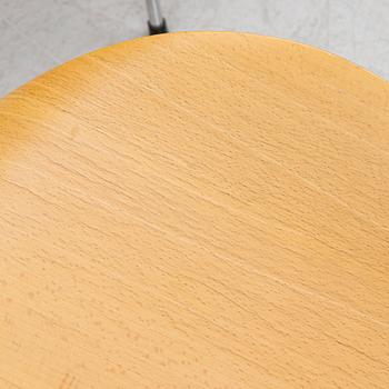 Arne Jacobsen, stolar, 4 st, "Sjuan", Fritz Hansen, Danmark, 1979.