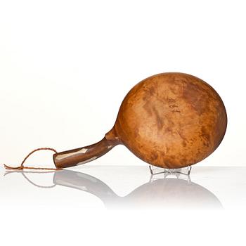 Mjölkstäva (Nápphi), signerad HEL.