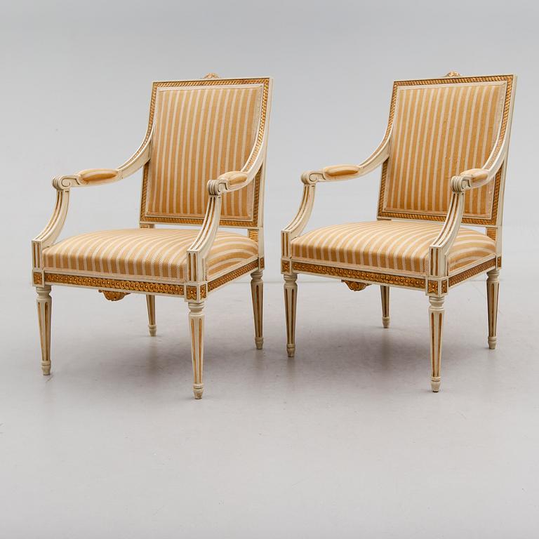 KARMSTOLAR, 1 par, gustaviansk stil, 1900-talets första hälft.