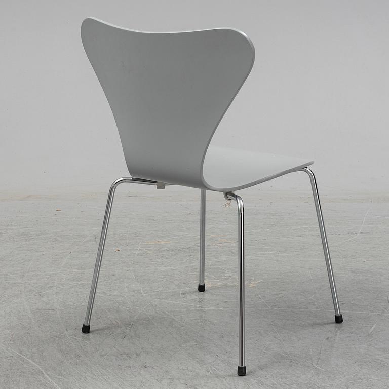 Arne Jacobsen, a 'Series 7' chair, Fritz Hansen, Denmark, 1999.