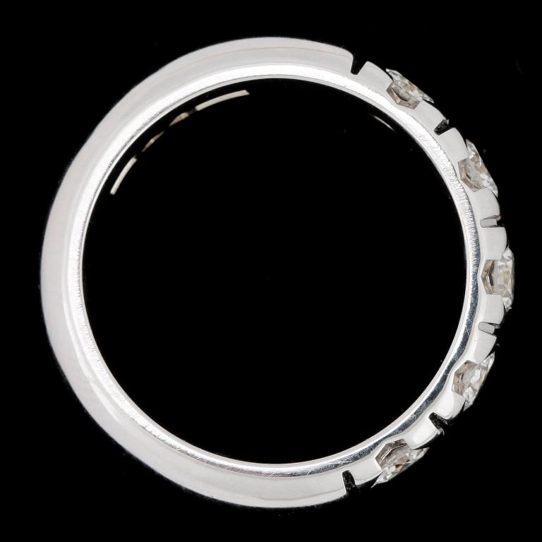 RING, 18k rodierat rödguld,5 briljantslipade diamanter tot ca0,85ct. GBA, Bergkvara, Sverige, 2000-tal. Vikt 7g.