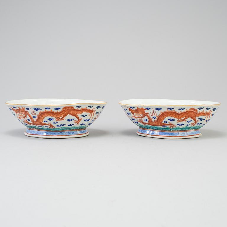 Two chinese famille rose footed dishes. Qing dynasty, Tongzhi mark and period (1862-1874).