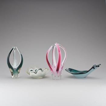 VASER 2 st och SKÅLAR, 2 st, glas. "Coquille", Paul Kedelv, Flygsfors. 2 signerade och daterade 1957 och 1959.