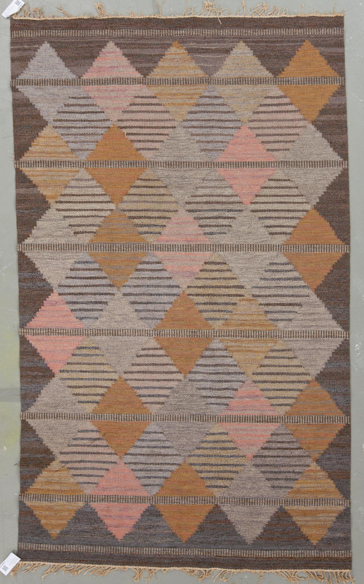 MATTA, rölakan, 1900-talets andra hälft. Ca 221x129 cm.