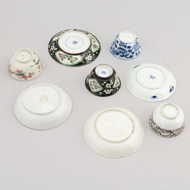 Four Chinese porcelain cups with saucers, Qing dynasty, Kangxi and Qianlong-perdiod, 18th century.