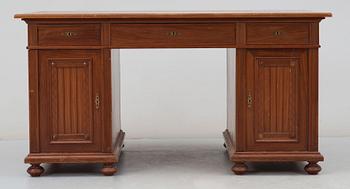 SKRIVBORD, senjugend, 1900-talets början.