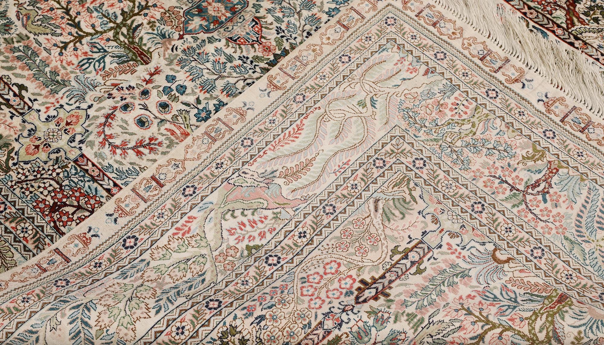 Matta, silke, orientalisk, ca 184 x 116 cm.