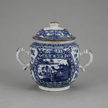 SKÅL MED LOCK, porslin, Kina, Qianlong 1736-95.