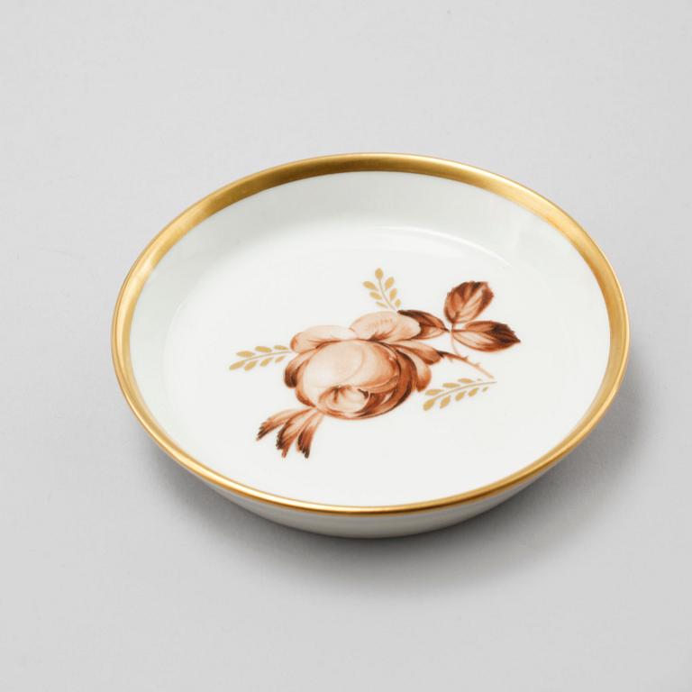 KAFFESERVIS, 26 delar, porslin, "Brun rose", Royal Copenhagen, 1900-talets andra hälft.