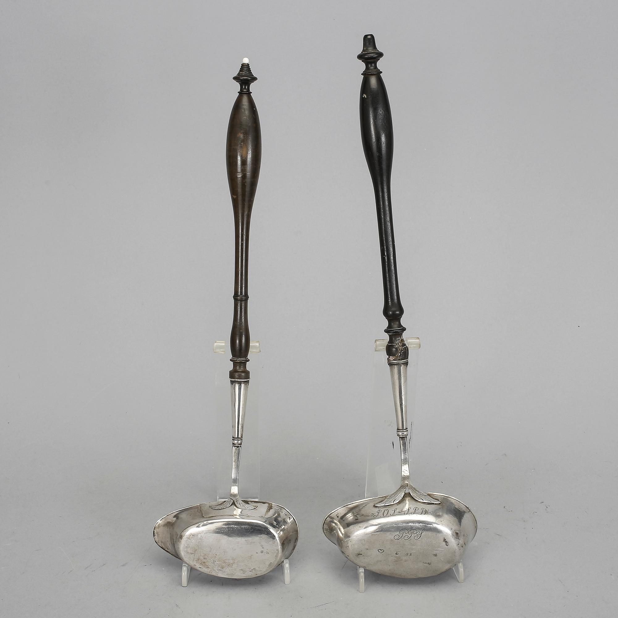 SOPPSLEVAR, 2 st, silver, Norrköping, 1800-tal. Tot vikt ca 256 gram.