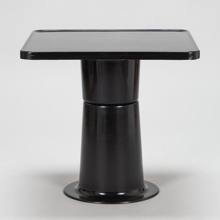 Yrjö Kukkapuro, a  A 1970's  'Carousel' armchair and a "Saturnus" table for Haimi.