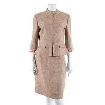 353. BRIONI, a two-piece suit consisting of a jacket and skirt. Italian size 46.